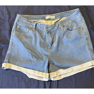 Ladies size 1XL Wax Jean Casual Denim Shorts - Stylish and Comfortable